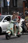 Amsterdam 10 september 2005
Gallyon v Vessem met haar moeder op vespa scooter