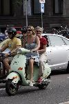 Amsterdam 10 september 2005
Gallyon v Vessem met haar moeder op vespa scooter
