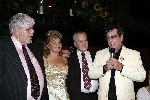 Ugchelen 7 september 2005
Gert Timmerman heeft koninklijke onderscheiding gekregen.
Gert Timmerman met zijn vrouw Babs