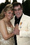 Ugchelen 7 september 2005
Gert Timmerman heeft koninklijke onderscheiding gekregen.
Gert Timmerman met zijn vrouw Babs