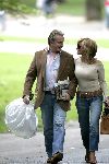 Amsterdam 17 september 2005
Hans Breukhoven en Connie Breukhoven verliefd in het vondelpark