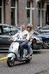 Amsterdam 24 september 2005
Hans Breukhoven op vespa scooter op cornelis schuytstraat