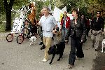Amsterdam 24 september 2005
Demonstratieloop voor honden los in het vondelpark.
Huub Stapel met Resie en Nero