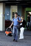 Amsterdam 20 september 2005
Ellen v Rijn verlaat met haar man Kaja Wolfers en baby Helena het VU ziekenhuis.