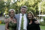 Wassenaar 18 september 2005
Trouwerij Roelof Hemmen en Marjon v Rijn.
Roelof met zijn vrouw en Loretta Schrijver