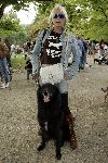 Amsterdam 24 september 2005
Demonstratieloop voor honden los in het vondelpark.
Louise Schiffmacher met hond