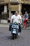 Amsterdam 24 september 2005
Menno Kohler op oude vespa scooter met hond erop