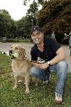 Amsterdam 24 september 2005
Demonstratieloop voor honden los in het vondelpark.
Mike  Starink met petje en hond