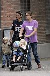 Amsterdam 24 september 2005
Prins Bernhard jr met Prins Maurits wandelend met de kinderen