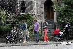 Amsterdam 24 september 2005
Prins Bernhard jr verlaat nieuwe huis met Prins Maurits prinses Annette en Prinses Marilene met kinderen