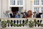 Den Haag 20 september 2005
Prinsjesdag 2005
Koningin Beatrix Maxima Prins Willem Alexander Prinses laurentien Prins Constantijn Prinses Margriet en Pieter v Vollenhoven (met vinger in gips) op balkon