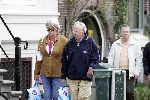 Amsterdam 16 september 2005
Rijk de Gooyer boodschappen doen met zijn vriendin Nel.