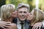 Wassenaar 18 september 2005
Trouwerij Roelof Hemmen en Marjon v Rijn.
Roelof met zijn vrouw en Loretta Schrijver