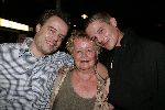 Amsterdam 4 september 2005
Premiere Schnitzel paradijs in city theater.
Tygo Gernandt met moeder en broer