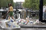 Amsterdam 21  augustus 2005
Vuilnis in Amsterdam
Staking vuilnismannen