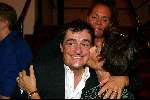 Amsterdam 22 september 2003
Premiere in de wolken
Johnny Kraaykamp jr met zijn kussende moeder