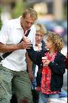 Amsterdam 4 september 2003
Joop Oonk ijsje eten met zijn zoontje