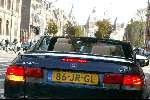 Amsterdam 27 september 2003
Jort Kelder in zijn Saab Cabrio en Georgina Verbaan