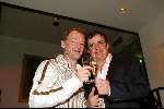 Amsterdam 22 september 2003
Premiere in de wolken met 
Johnny Kraaykamp jr en Laus Steenbeeke met glaasje champagne