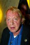 Amsterdam 7 september 2003
Presentatie boek herman brood van bart chabot in madame tussaud
Simon Vinkenoog