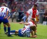 een jonge Edgar Davids tijdens AJAX-SC Heerenveen