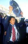 Edgar Davids met de kampioensschaal van 1996