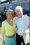 Ouderkerk aan de Ijssel 24 april 2004
Opening Klein Paardenburg in Ouderkerk aan de Amstel.
Joke Bruijs en Gerard Cox
Peter Smulders bv