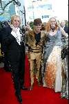 Scheveningen 4 april 2004
Premiere Lion King in Kurhaus.
Jan Aarntzen met Stanley Burlesson