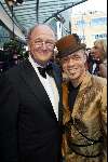 Scheveningen 4 april 2004
Premiere Lion King in Kurhaus.
Stanley Burlesson met hoed en Joop v d Ende