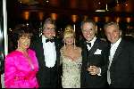 Scheveningen 4 april 2004
Premiere Lion King in Kurhaus.
Lee Towers met vrouw, Connie Breyukhoven met Hans Breukhoven en Jos Brink