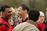 Amsterdam 9 april 2005
AFC 3 wordt kampioen. AFC met Ruud Gullit Stanley Menzo, Aron Winter, Johnny v t Schip, Marco v Basten (nummer 14), John Ewbank en Duncan Stutterheim. Ruud met  Marco v Basten
Peter Smulders bv