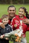 Amsterdam 9 april 2005
AFC 3 wordt kampioen.   Ruud Gullit met Maxim en Joelle
Peter Smulders bv