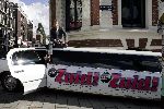 Amsterdam 25 augustus 2004
Presentatie nieuwe blad Zuid .
Jort Kelder op limousine
Peter Smulders bv