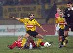 Kerkrade, 27 Januari 2006 
Kompetitiewedstrijd seizoen 2005/2006
RODA JC - AZ eindstand 1-4
Overtreding Barry van Galen op Boldiszar Bodor.
©Edwin van Zandvoort