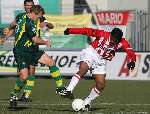 Den Haag, 29 Januarie 2006 
Kompetitiewedstrijd seizoen 2005-2006 
ADO Den Haag - PSV eindstand 0-2
Jefferson Farfan kapt Tomasz Rzasa uit