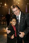 Hilversum 6 januari 2005
Aktie  555 voor azie in studio 22.
Lee Towers met zangertje Lion King
Peter Smulders bv