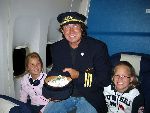 Amsterdam 6 januari 2005
Marco Borsato haalt geld op voor 555 in klm vliegtuig dat vanuit Curacao naar Amsterdam vliegt.
Peter Smulders bv