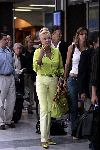 Cannes 19 juli 2004
Ivana Trump met jonge vriend op vliegveld van Cannes