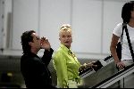 Cannes 19 juli 2004
Ivana Trump met haar jonge vriend Rossano Rubicon op het vliegveld van Cannes