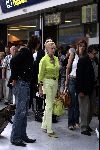Cannes 19 juli 2004
Ivana Trump met jonge vriend op vliegveld van Cannes