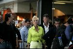 Cannes 19 juli 2004
Ivana Trump met haar jonge vriend Rossano Rubicon op het vliegveld van Cannes