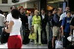 Cannes 19 juli 2004
Ivana Trump met haar jonge vriend Rossano Rubicon op het vliegveld van Cannes