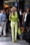 Cannes 19 juli 2004
Ivana Trump met haar jonge vriend Rossano Rubicon op het vliegveld van Cannes