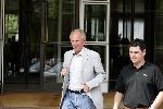 Amsterdam 31 juli 2004
Sven Goran Eriksson leavinhg the hilton hotel