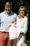 Wassenaar 17 juli 2005
Fotomoment met Maxima Amalia Prins Willem Alexander en Alexia bij hun woning 