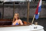 Amsterdam 17 juli 2005
Mariah Carey op een boottochtje door de grachten van Amsterdam.
Peter Smulders bv