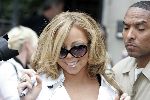 Amsterdam 16 juli 2005
Mariah Carey verlaat hotel de blakes in amsterdam met grote zonnebril
Peter Smulders bv