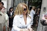 Amsterdam 16 juli 2005
Mariah Carey verlaat hotel de Dylan (Blakes) in Amsterdam.
Peter Smulders bv
