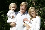 Wassenaar 17 juli 2005
Fotomoment met Maxima Amalia Prins Willem Alexander en Alexia bij hun woning 