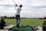 Halfweg 26 juli 2005
Sebastiaan Labrie laat golf clubsaanmeten van Taylor made.
Peter Smulders bv